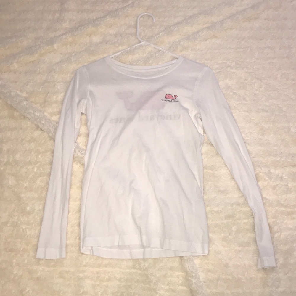 white vineyard vines shirt